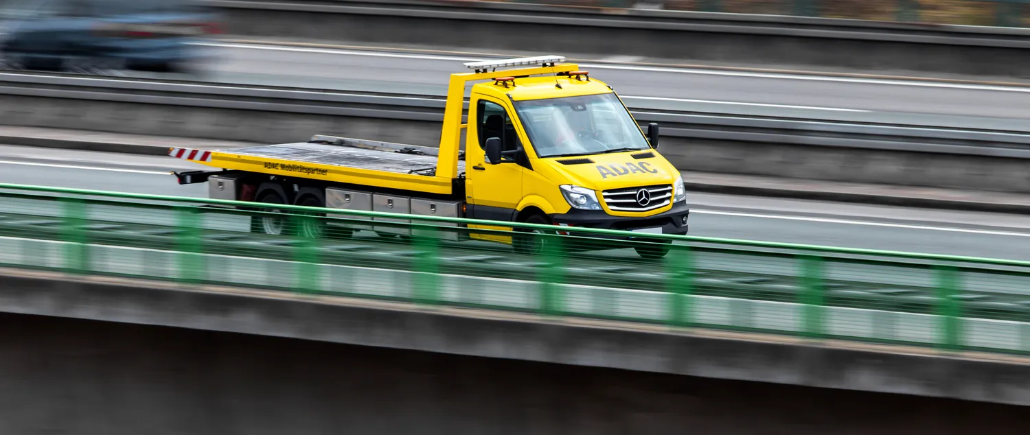 Co grozi za holowanie na autostradzie?
